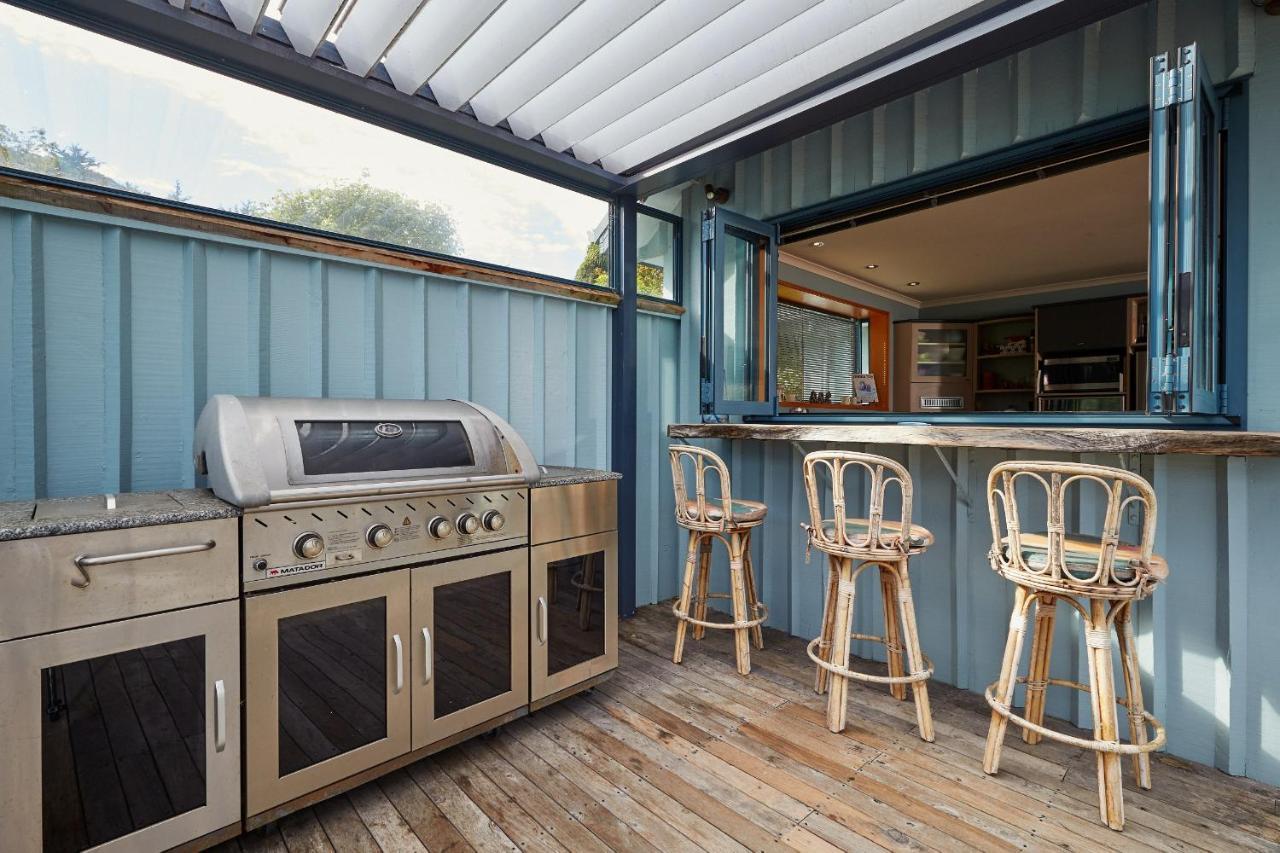Akaroa Holiday Home Spacious And Quite With Stunning Harbour Views And Close To Town Eksteriør billede